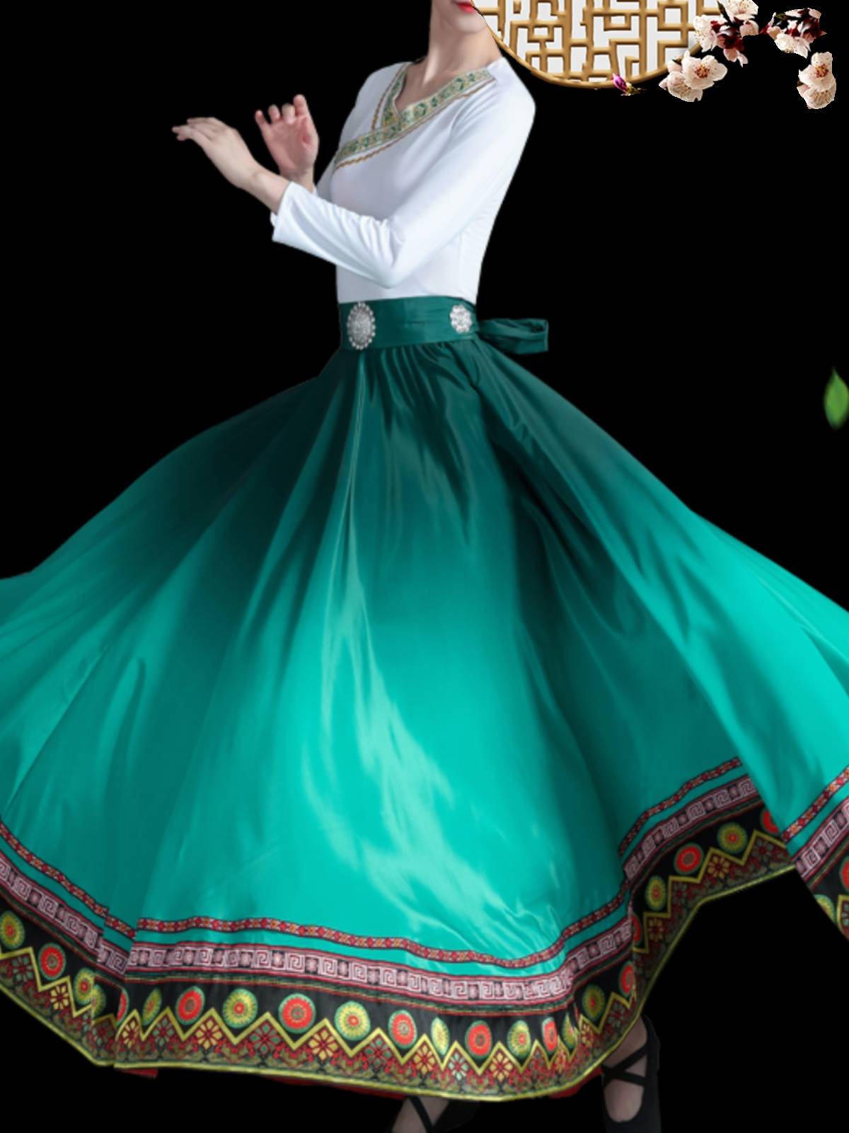 The Tibetan women in costume dances danced in the Mongol Minority Square plaques