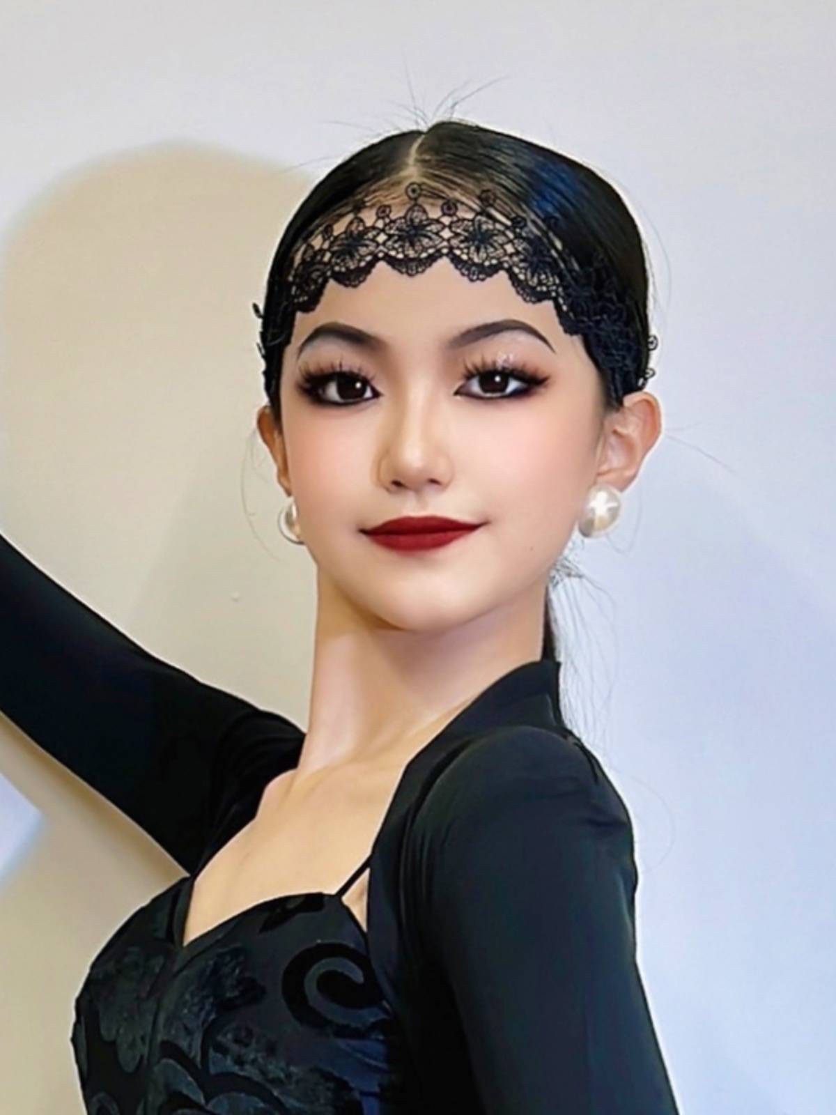 Conny Latin dance hair with a black female headdress dancing dance lace beam hair hoop children's dance performance accessories accessories