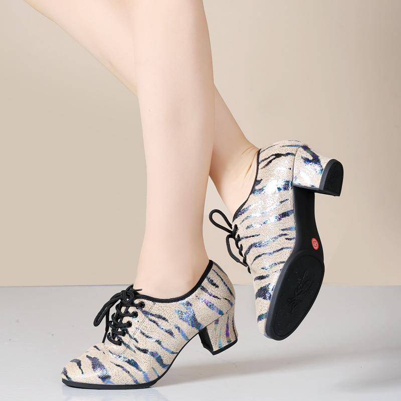 New Teacher Dance Shoes Female Female Soft Bottom Heya Latin Dance Shoes Plaza Dance Dance Dance High Heel
