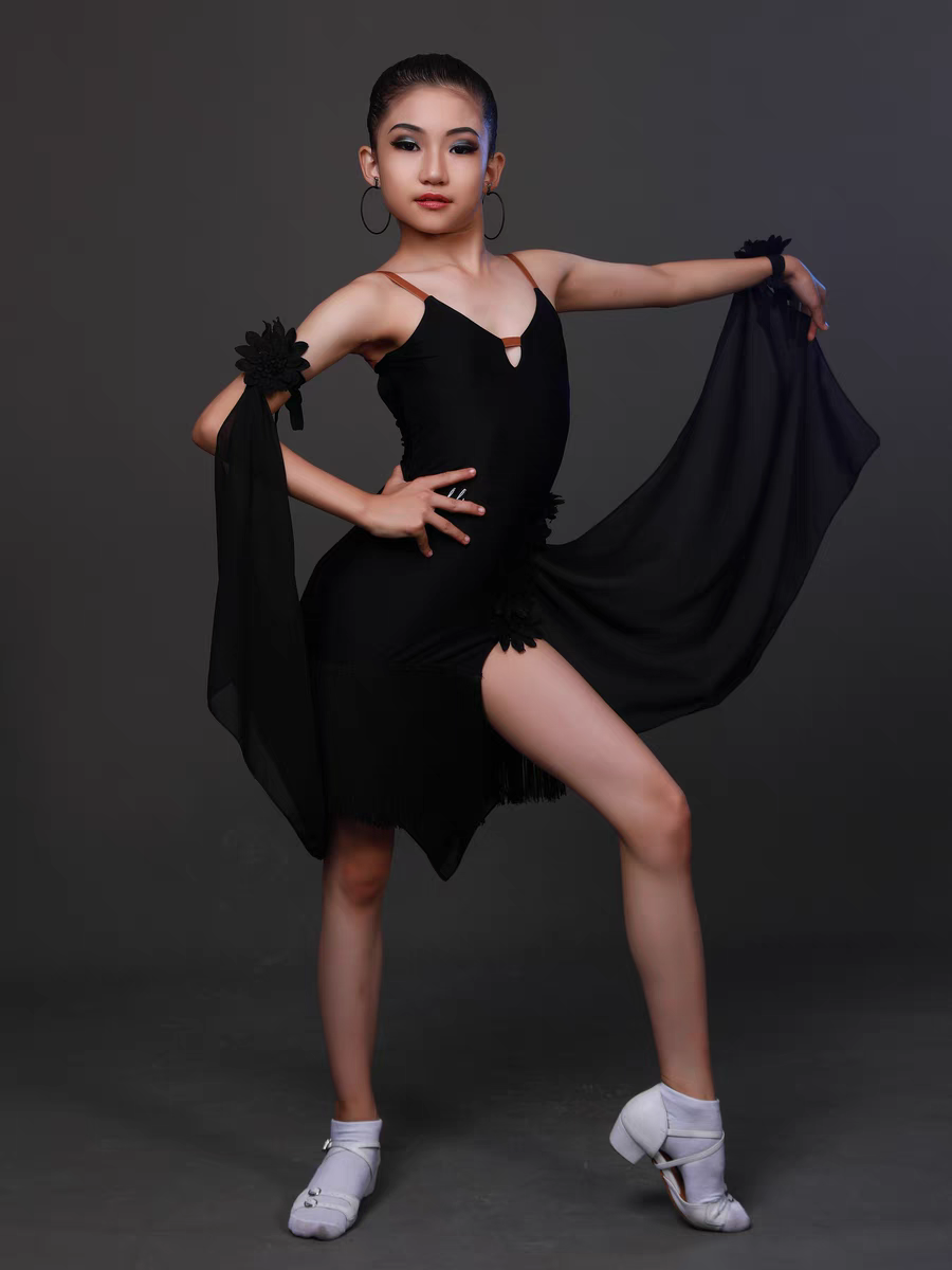 New Latin Dance Flower Clothing High -level Sensory Dance Server Children's Studios Latin Dance Series High -end Performance Flat Suction Skirt