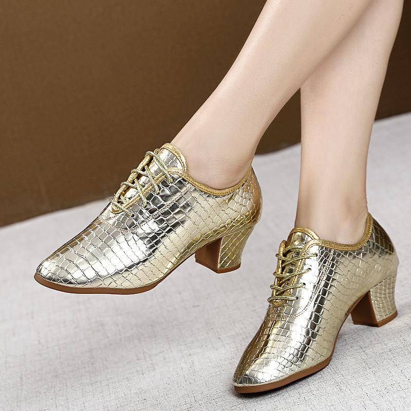New Latin Dance Shoes Adult Lady Madam Dance Shoes Soft Wave Dance Dance Teacher Water Square Plaza dance shoes