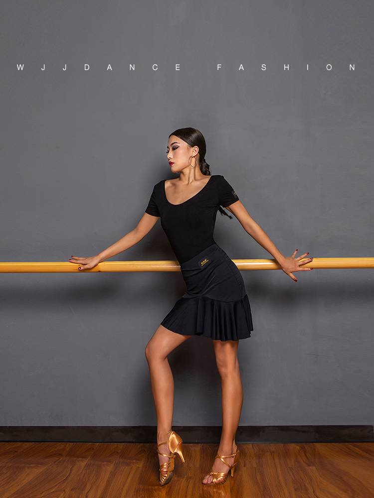 Wjjdance Latin dance skirt Female adult new ruffled hip short skirt national standard training service major