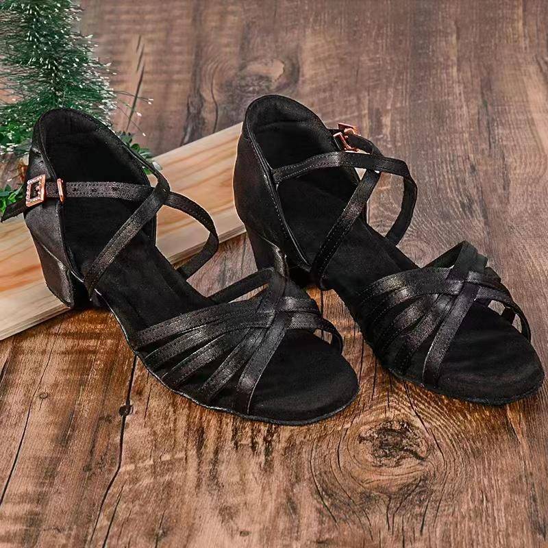 Children's white Latin dance shoes Girl professional girls low -heeled dance shoes soft soles adult practitioner young children dance shoes