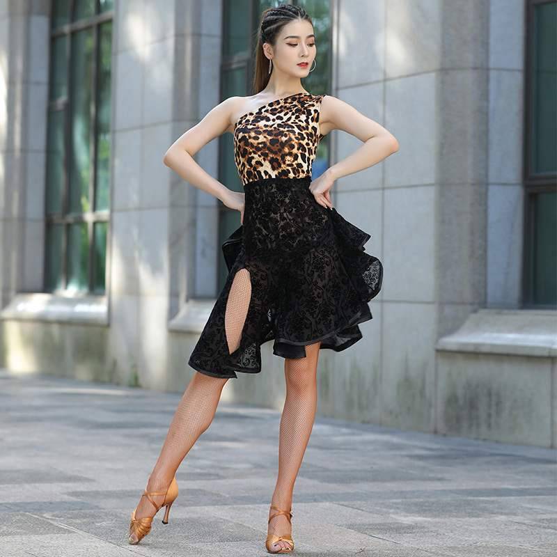 Hermeng Yiyao lace split -bodied skirt new Latin dance adult dance exercise performance service performance game uniform short skirt