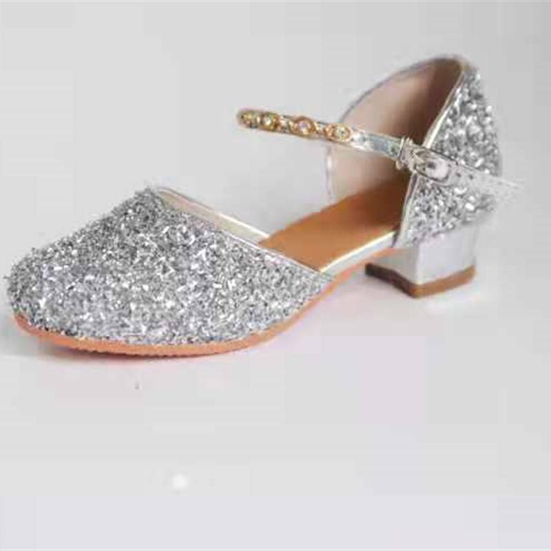 The new with drilling children Latin dance shoes children girls and girls chorus group performed dancing shoes sandals room room