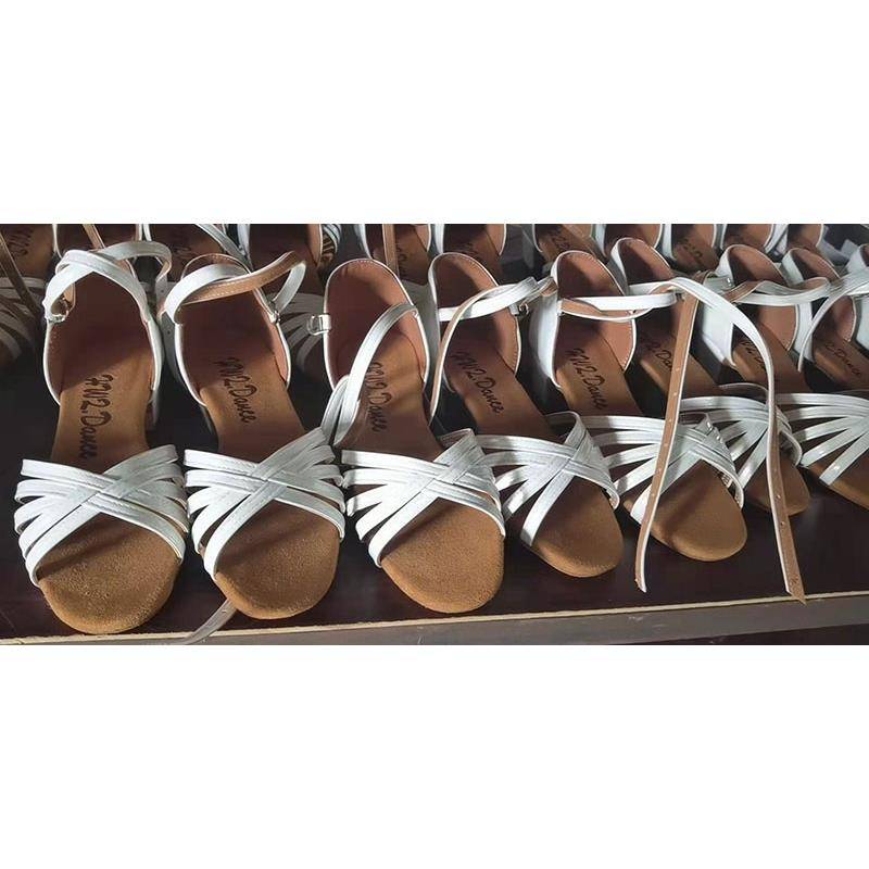 Beginning new white low -pace children girl girls girls dancing dancing and dancing shoes with children in a soft bottom