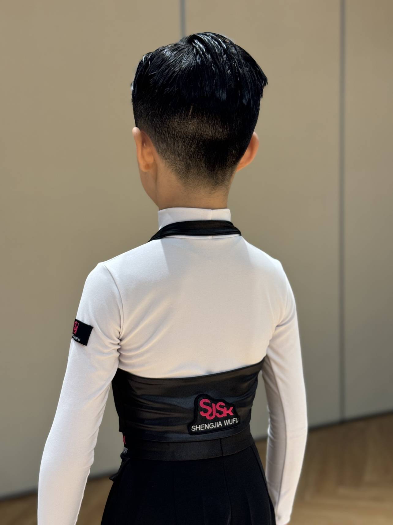 Shengjia dance service Sjsk Latin dance imitation Pipon Latin dance boy performance competition vest