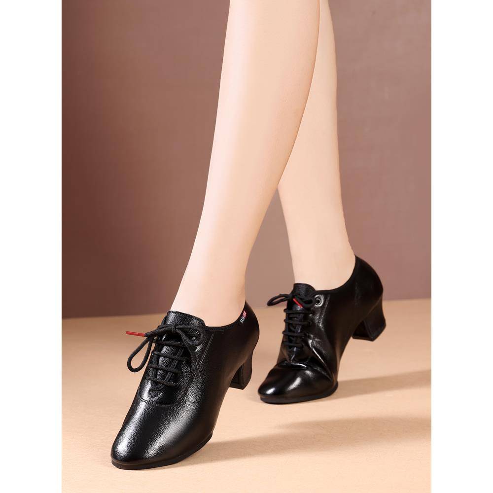 ♪ Soft-skin Latin-shoe lady ♪