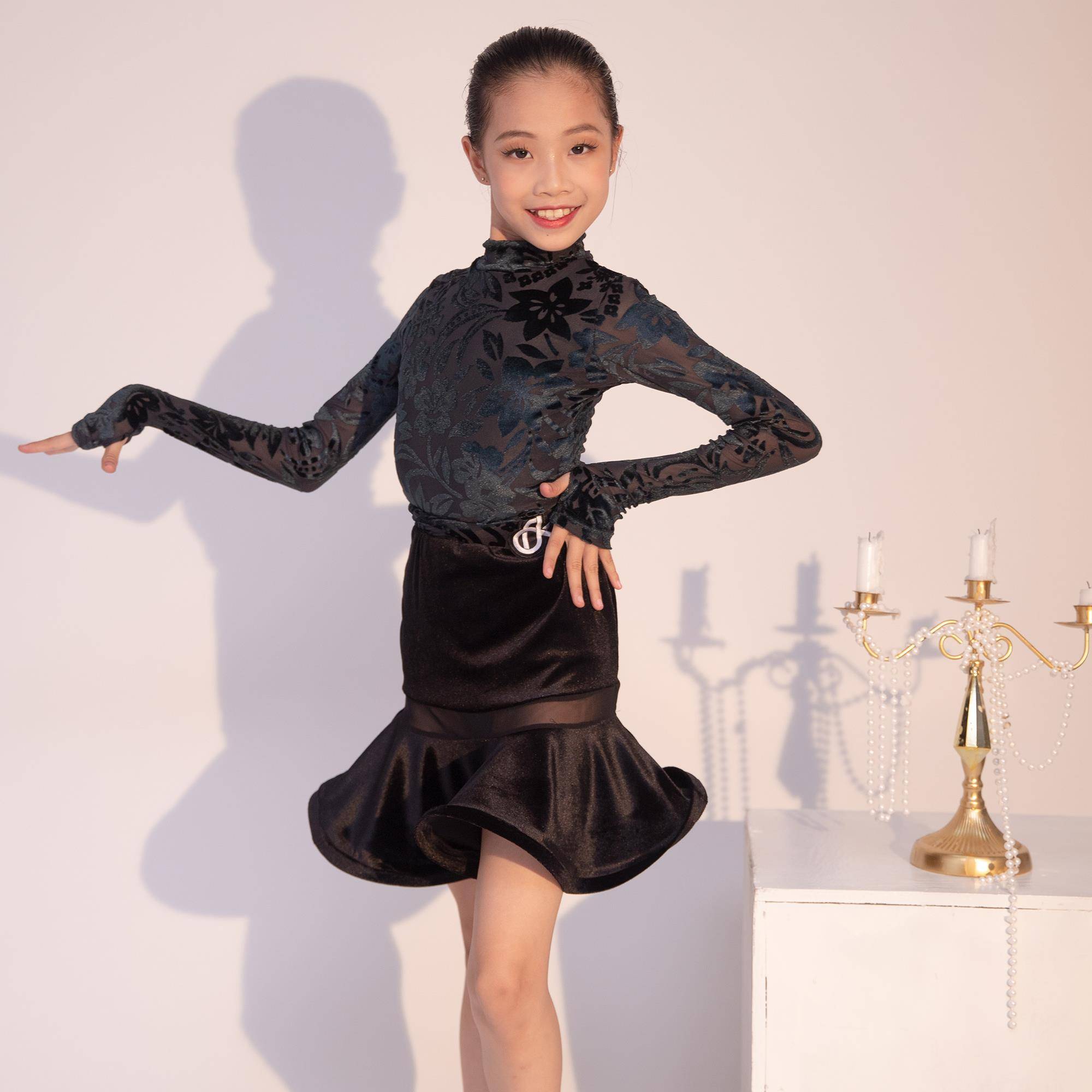 Vatican's high -end version of Latin dance exercises 2024 new autumn and winter girl net red suit children's performance service