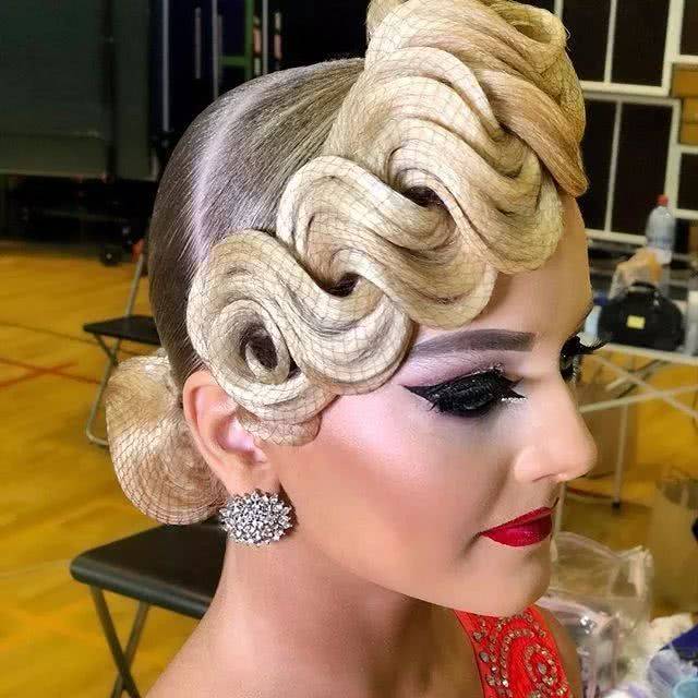 Latin dance head jewelry hairpin hair online country marking gel brown oil competition set combing cosmetics cosmetics
