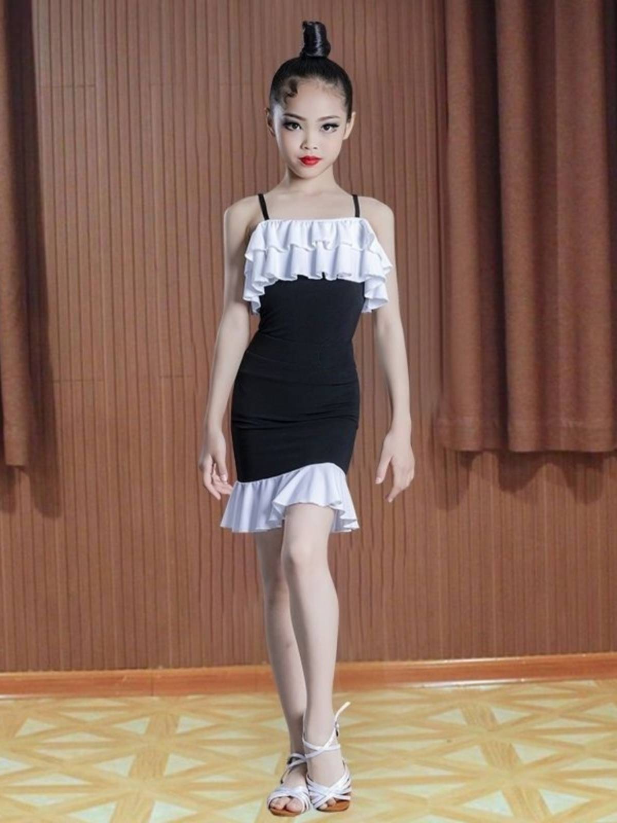 2024 new professional children Latin dance service girl practice black and white stitching net red suspenders skirt high -level sensation summer summer