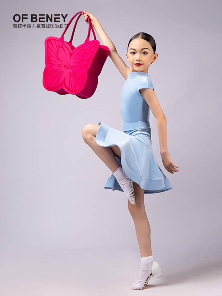New national standard dance girls divertamine large -capacity hand -to -crossed cross -bag Latin dance children's makeup backpack