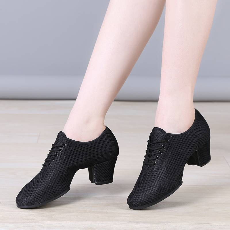 Dance Shoes Women's Summer Teacher Women's Shoes Professional Todels Training Shoes Breath and soft bottom outdoor square Latin dance