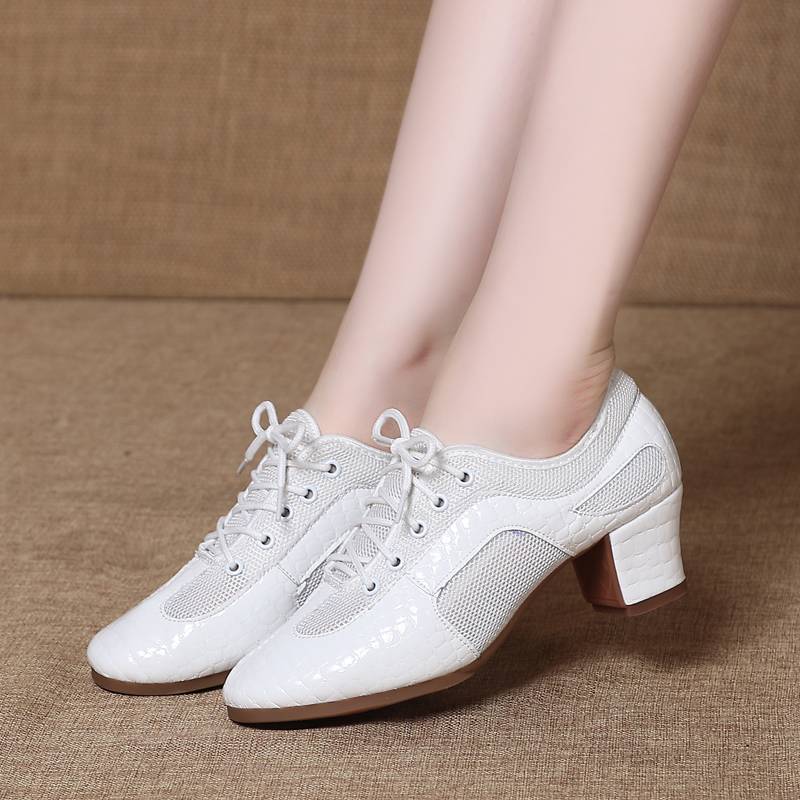 Spring and summer of 2024 new stone pattern mesh Latin dance shoes super fibrous skin soft glue base dance shoes
