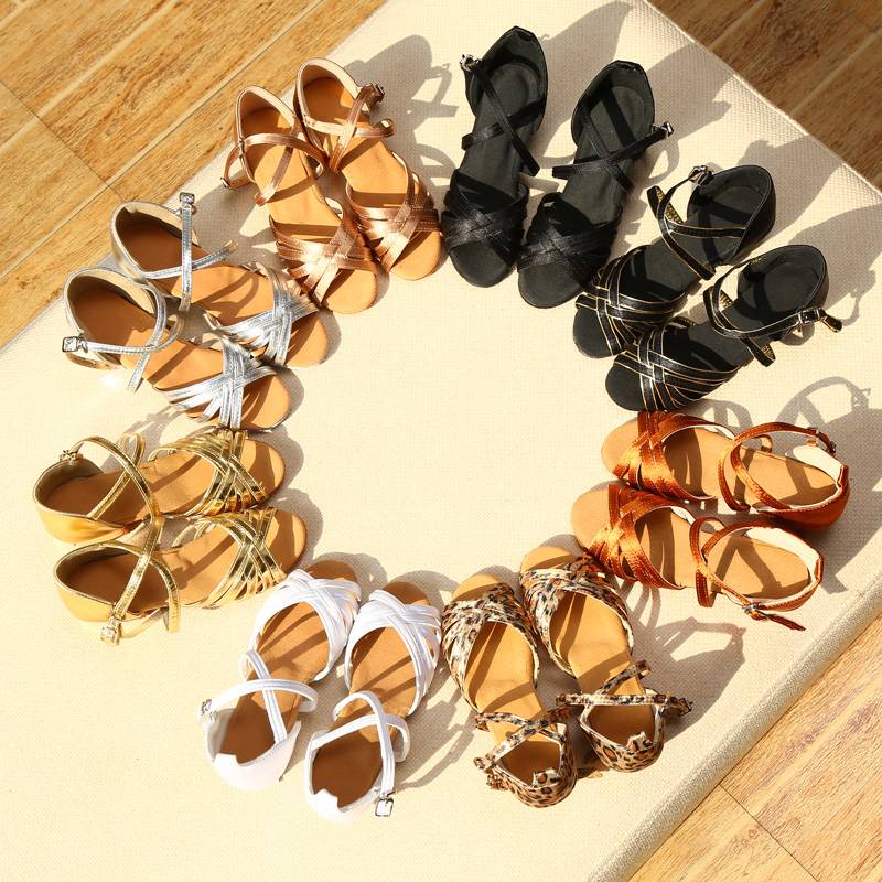 2024 new children's Latin dance shoes dance with girls and girls practice soft bottom professional high -heeled sandals square