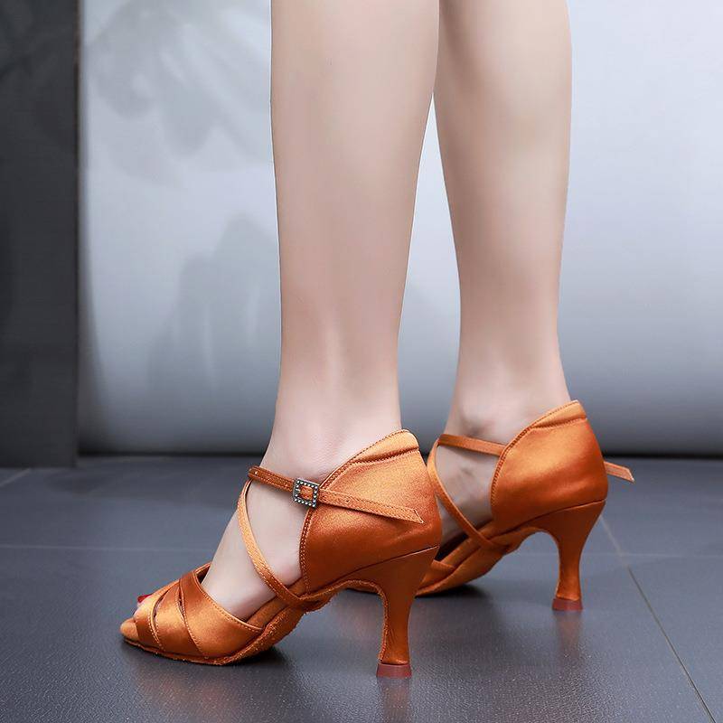 New product women's high -heeled dance shoes forging cloth dance shoes soft soles dance national standard dance shoes Chasama