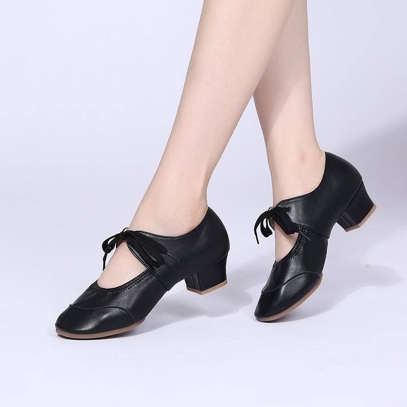 2023 new Latin dance square dance shoes low -top soft -bottom dance shoes women -style light mouth modern dance shoes single shoes