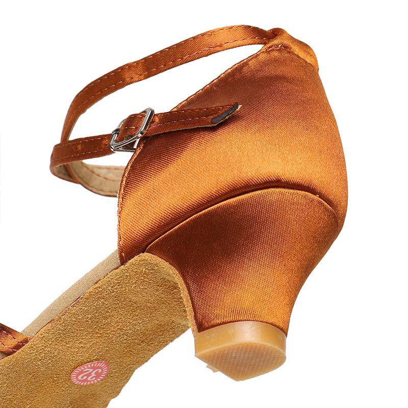 Children's high -heeled Latin shoes children's soft base dance shoes comfortable practicing shoes girl stage