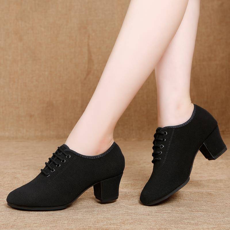 Dance shoes Fashion Outdoor wears new ladies with four seasons with soft base friendship square dance Oxford Latin dance shoes