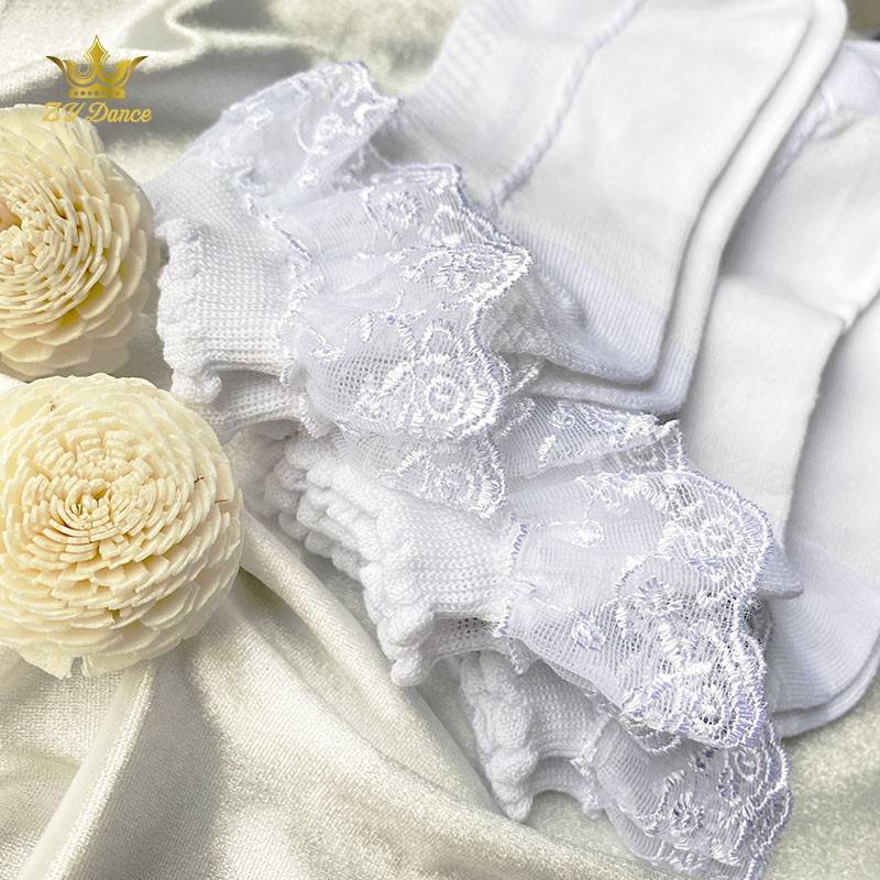 Latin dance spring autumn and winter socks children's children's professional competition dance socks white lace lace dancing socks