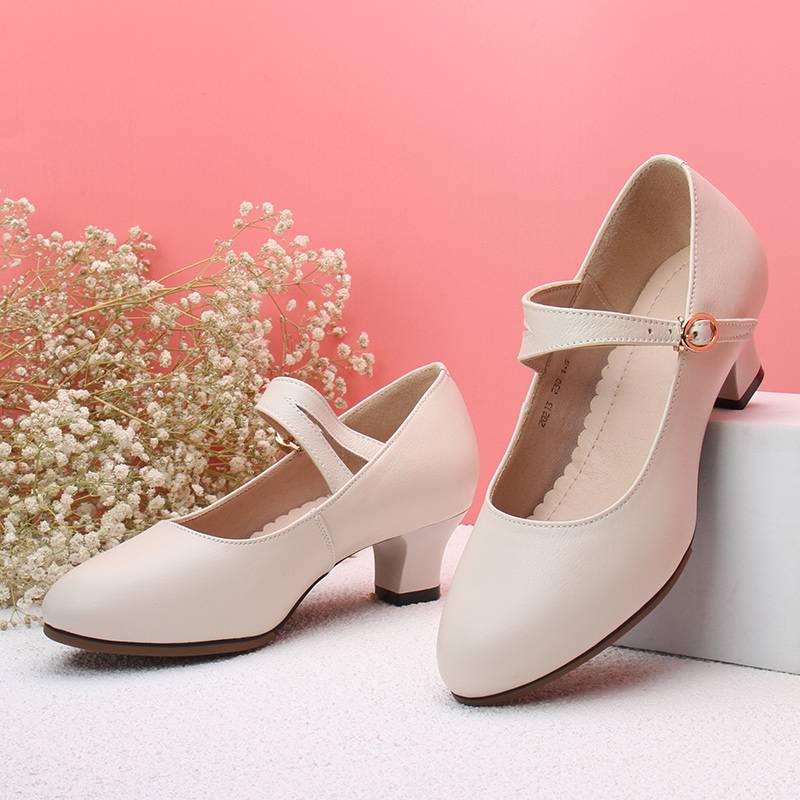 Factory selling leather summer square dance shoes Latin dance shoes ladies and adult friendship V dance shoes soft soles jump