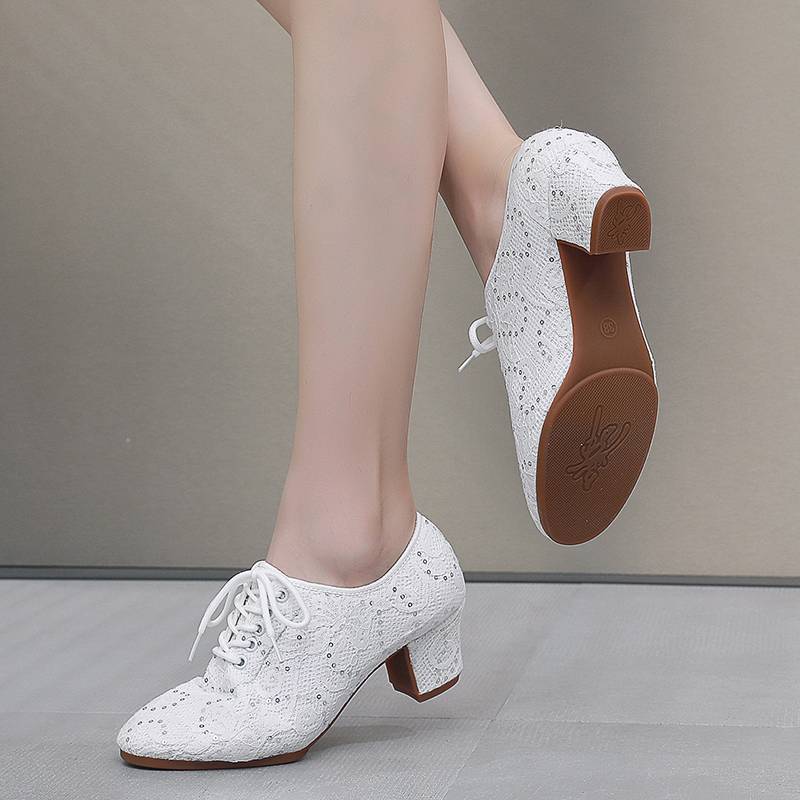 Outdoor white square dance shoes soft sole love dance dance female adult Latin dance spring and summer dance shoes, water soldier dance shoes