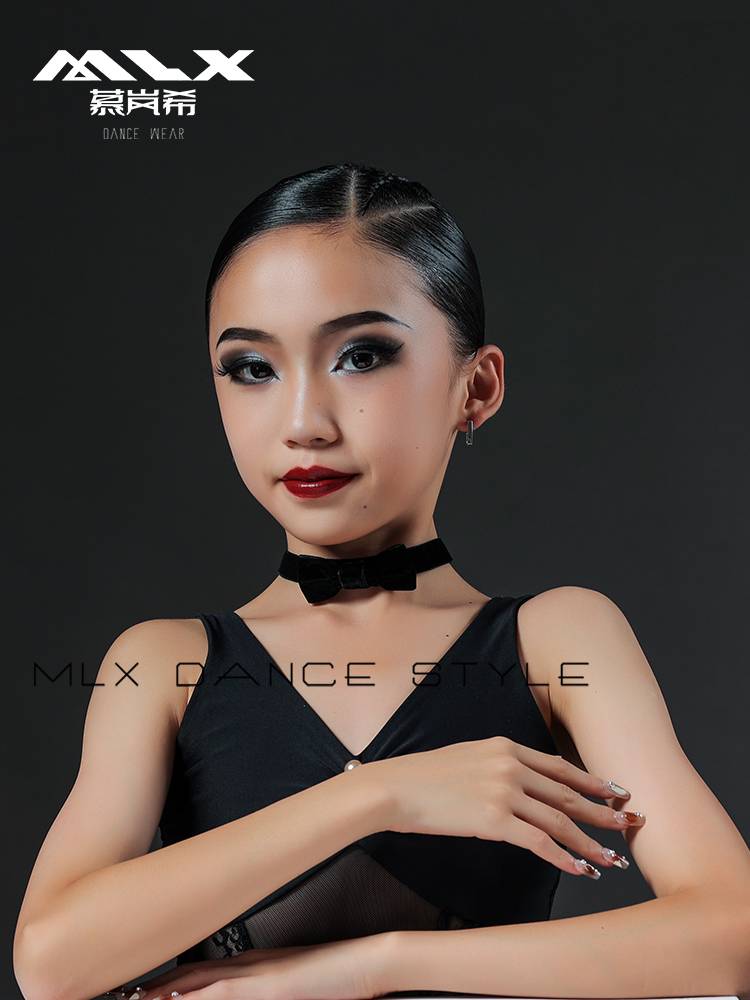 Children's new Latin dance neck accessories are lace -up flower necklace jewelry children's national standard dance performance accessories