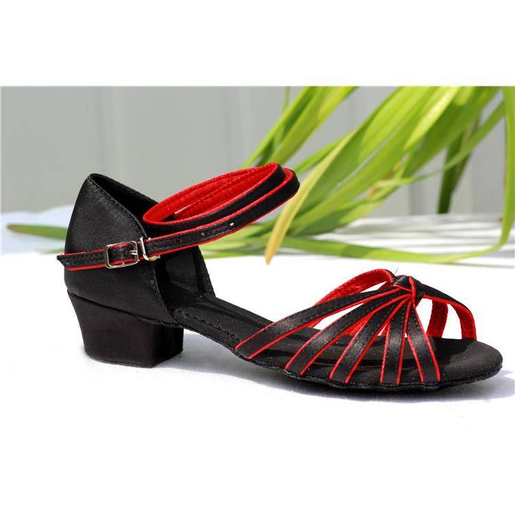 2017 new dance shoes girl Latin dance shoes, children, girls, soft bottom children Latin dance shoes sandals