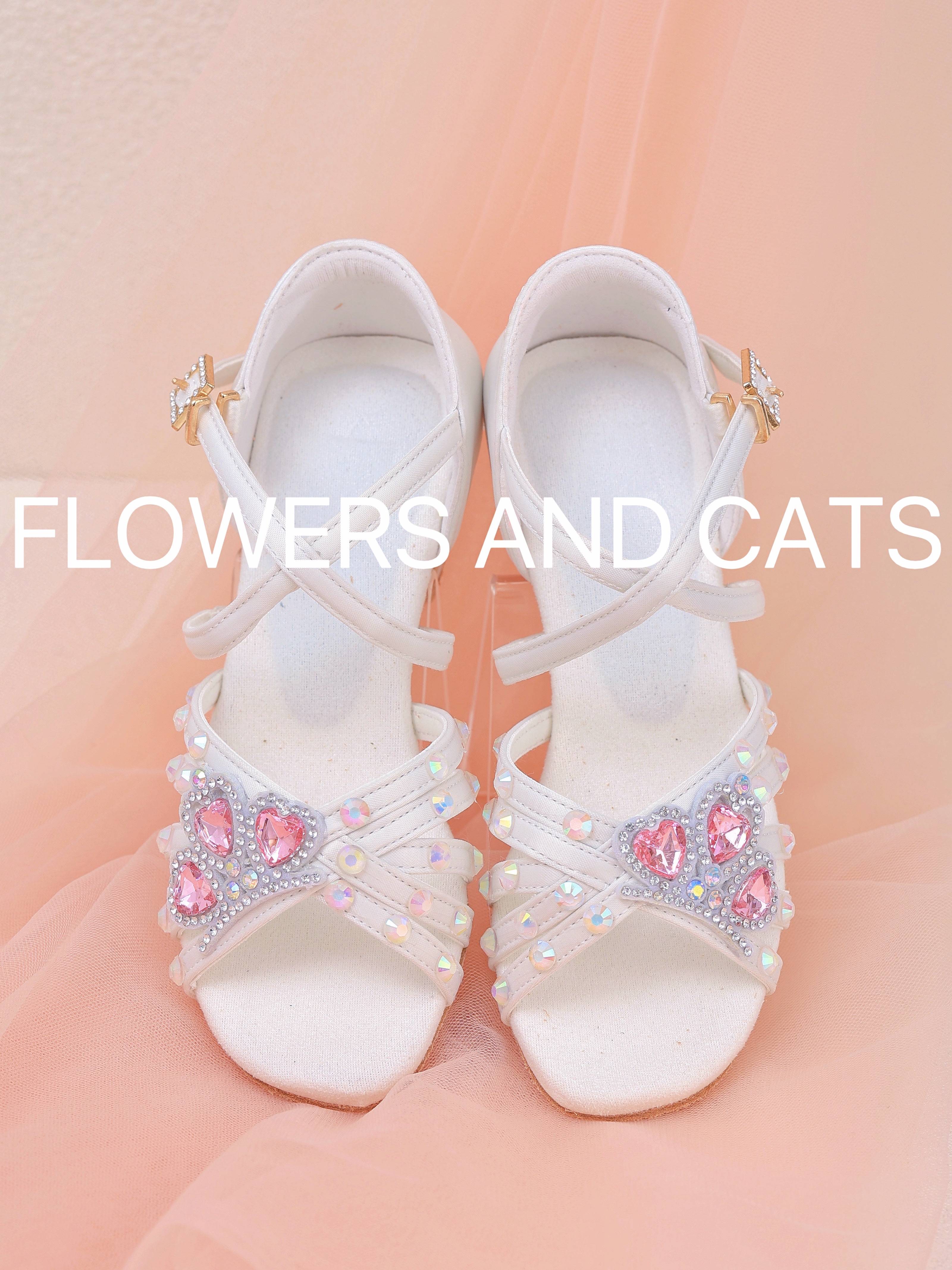 Latin dance shoes girls and children white professional girl soft bottoms in summer children's new dance beginners dance shoes
