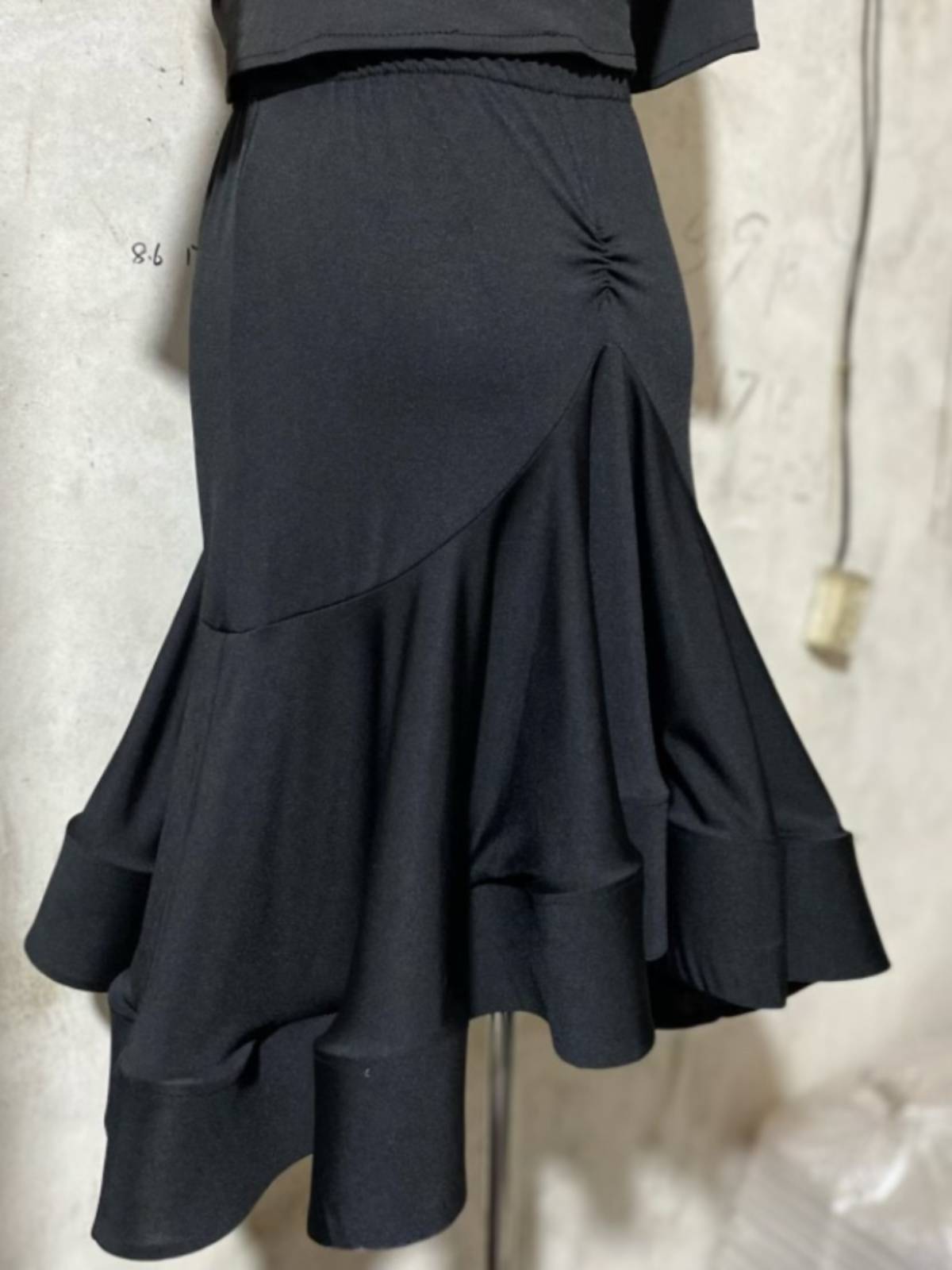 Latin dance fish bone skirt adult female oblique babe hip big skirt performance performance dressing skirt Lunba half body skirt