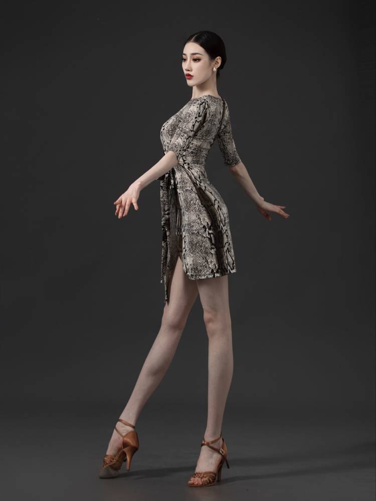 Conny Latin dance clothing female adult modern national standard dance practice performance performance clothing dress in the sleeve