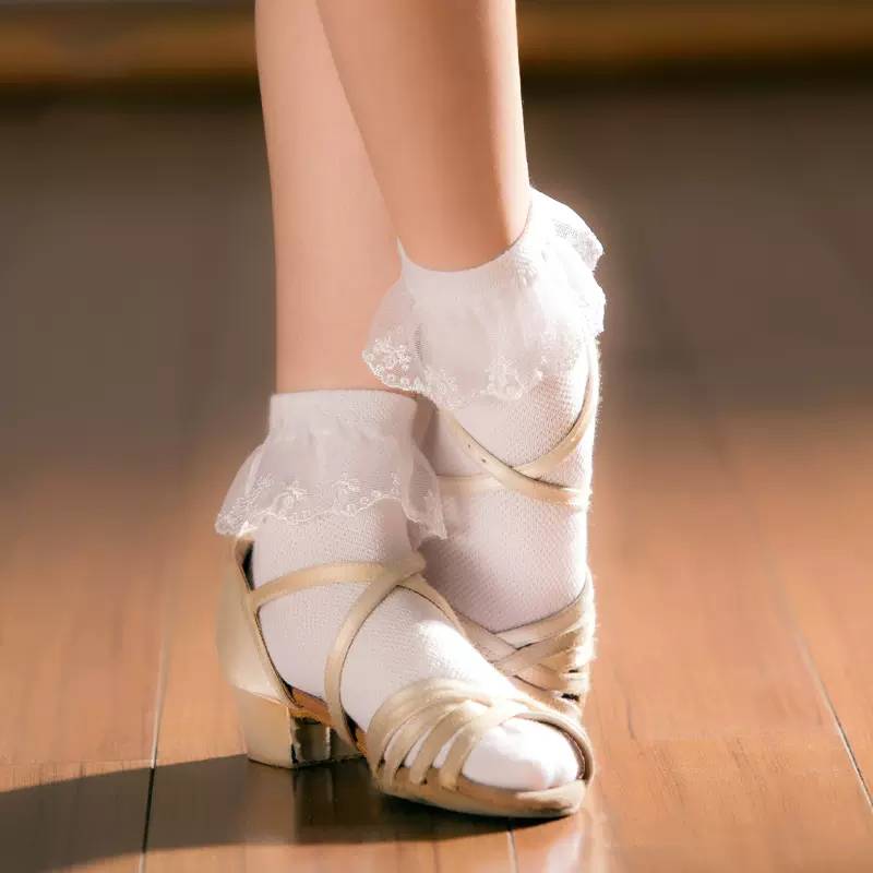 DT Latin dance with girls and children dance practice socks girl dancing white lace sock training competition supplies