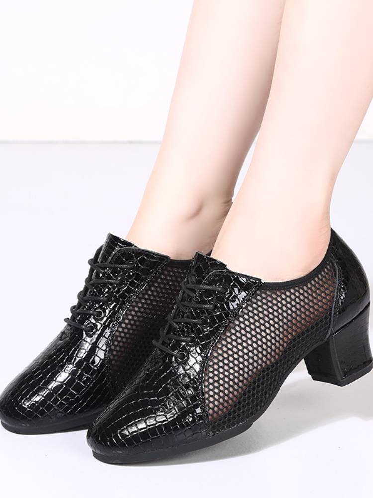 The new leather new Latin female adult dance shoes soft sole waterman in the middle of spring and summer with Modern Teacher Square dancing shoes