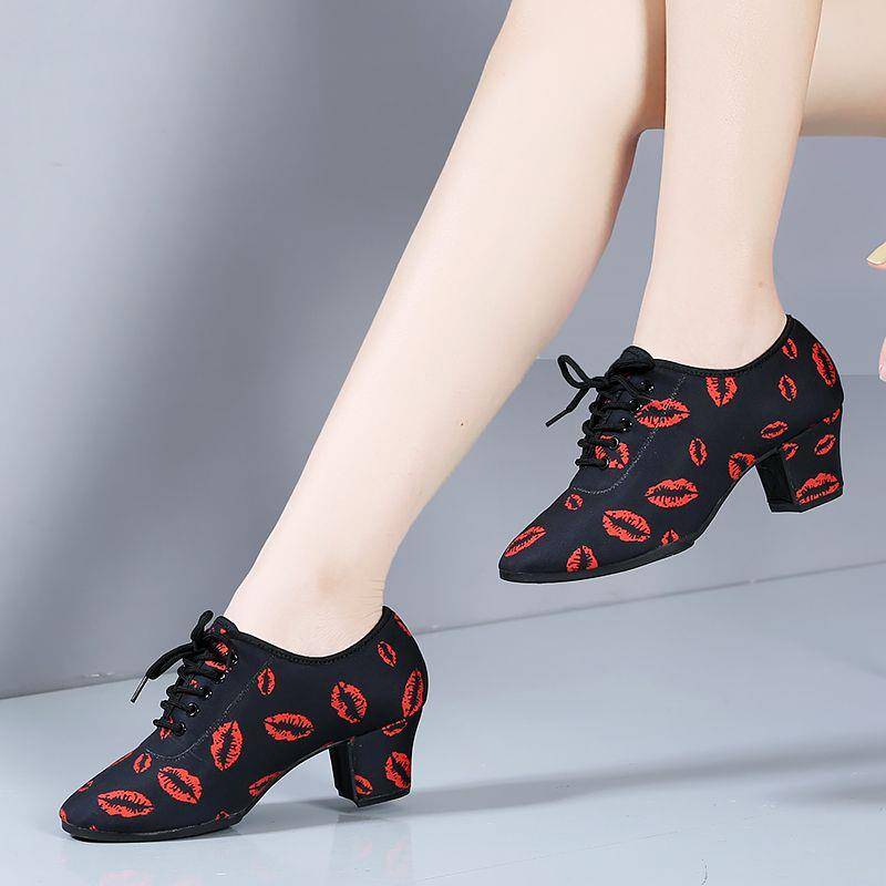 Red -lip dance Latin dance shoes dedicated ladies friendship dance adults and soft bottom dance waterman square dance shoes