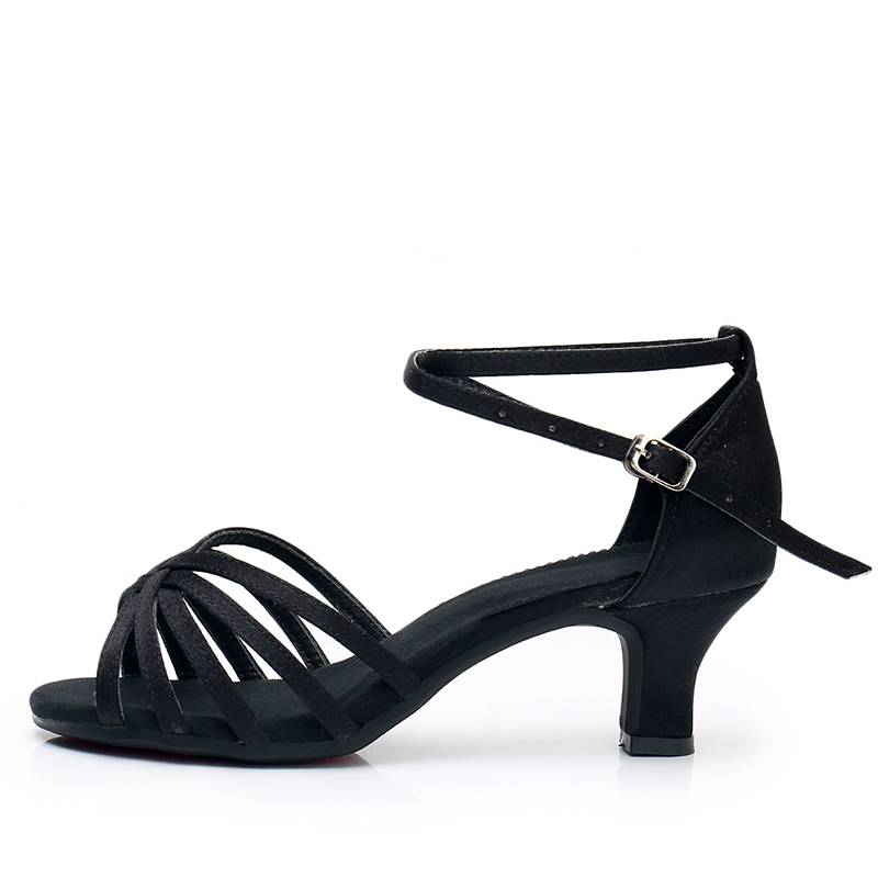 ♪ The Latin Shoes outside the hairbox ♪