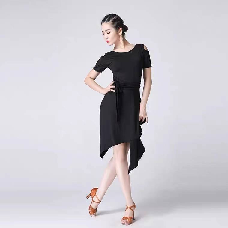 The new Latin dance apron triangular scarf skirt is a bandic adult female square dance skirt hip hipline practice performance