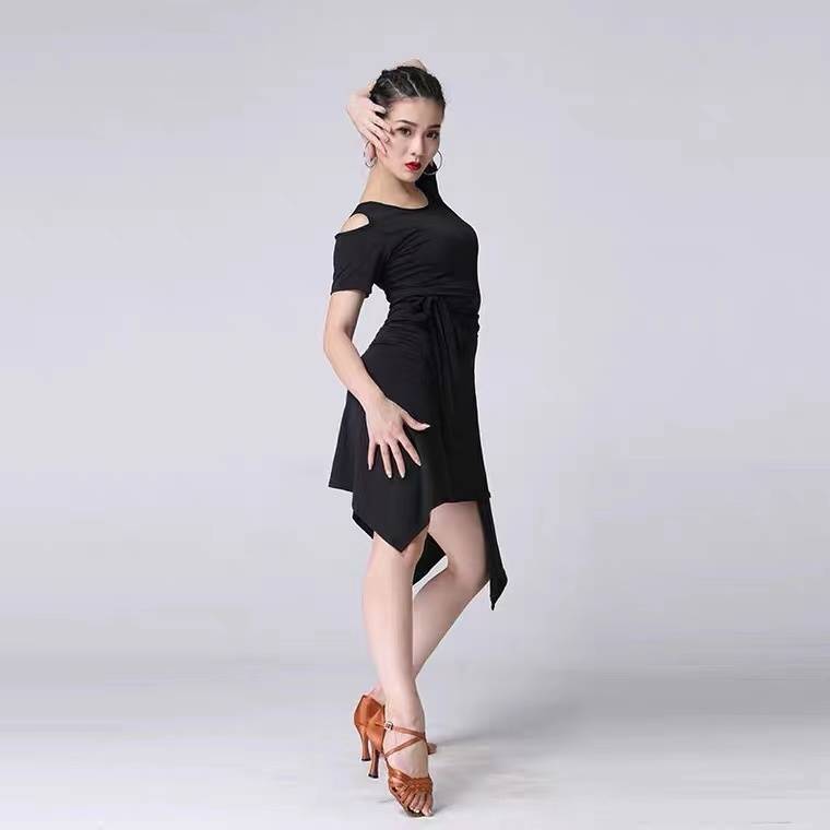 The new Latin dance apron triangular scarf skirt is a bandic adult female square dance skirt hip hipline practice performance