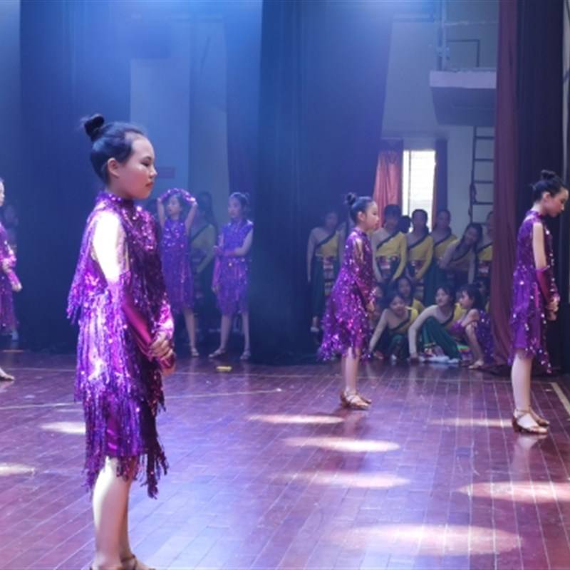 Latin Dance Su Dress Golden Sequenant C Confiner Cautious Performance Dance Performance Service Adults ``