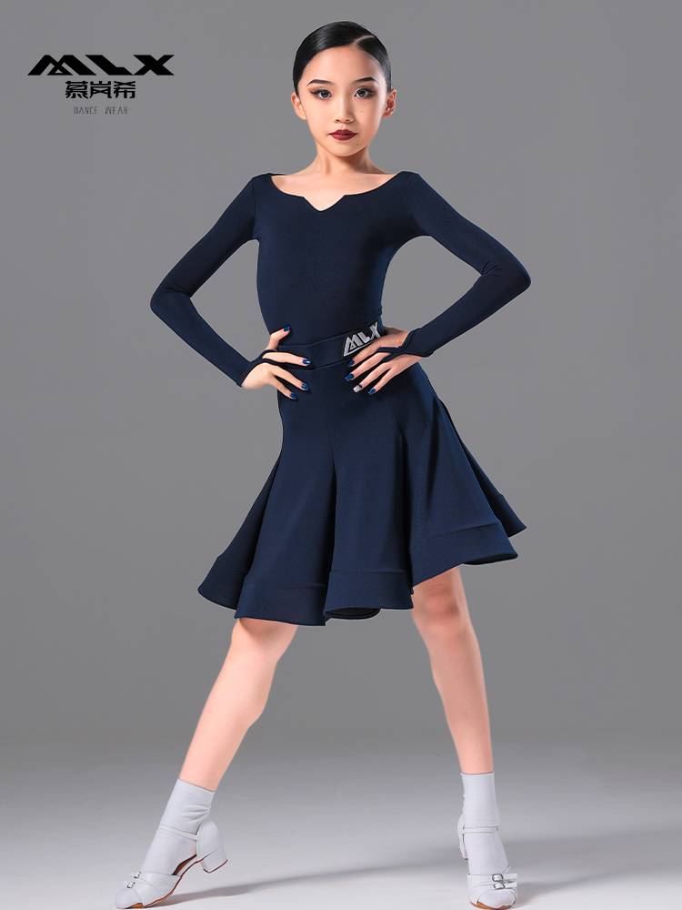 Mu Lanxi's new girl Latin dance long -sleeved competition stipulates the split part of the children's dance test show