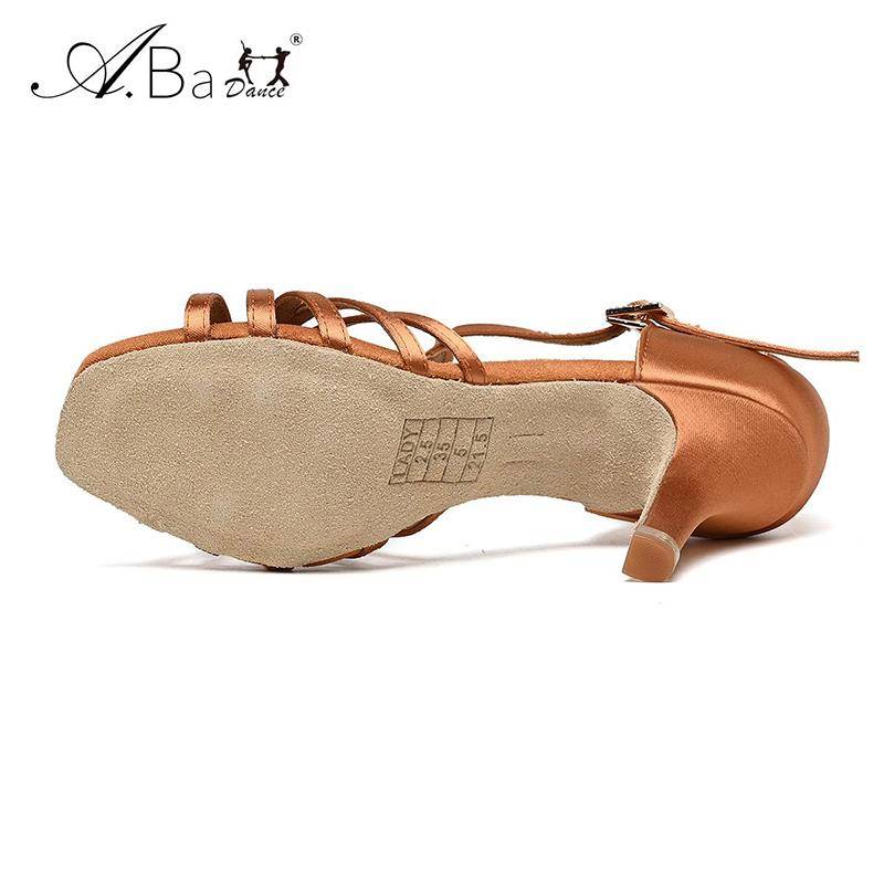 A Battle Dance Shoes Boutique Mid -High -Hee Latin Dance Shoes Female Female Soft Body T and Dance Shoes Practice Shoes Conevole Heel