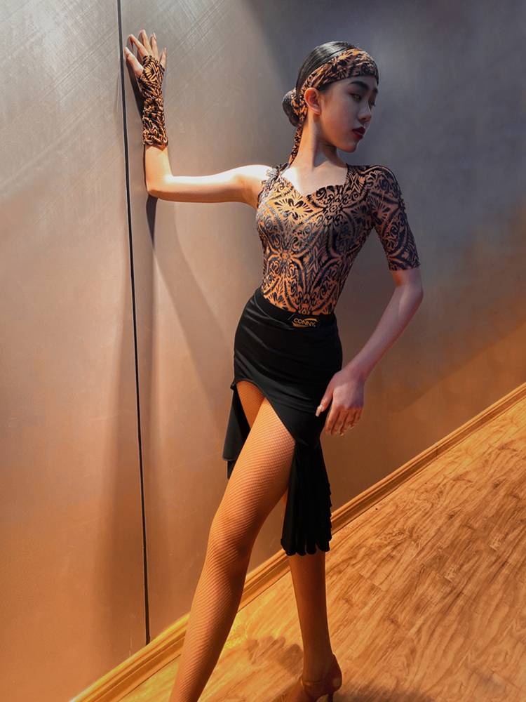 Conny new net red Latin dance suit training service girl dance dress show watch performance flower clothing
