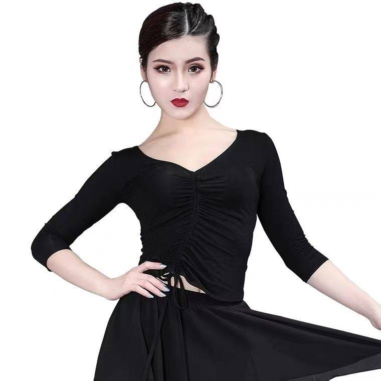 A new adult Latin girl with a short-sleeved, hot-sleeved, hot-sleeved, hot-sleeved, red-sleeved Modden