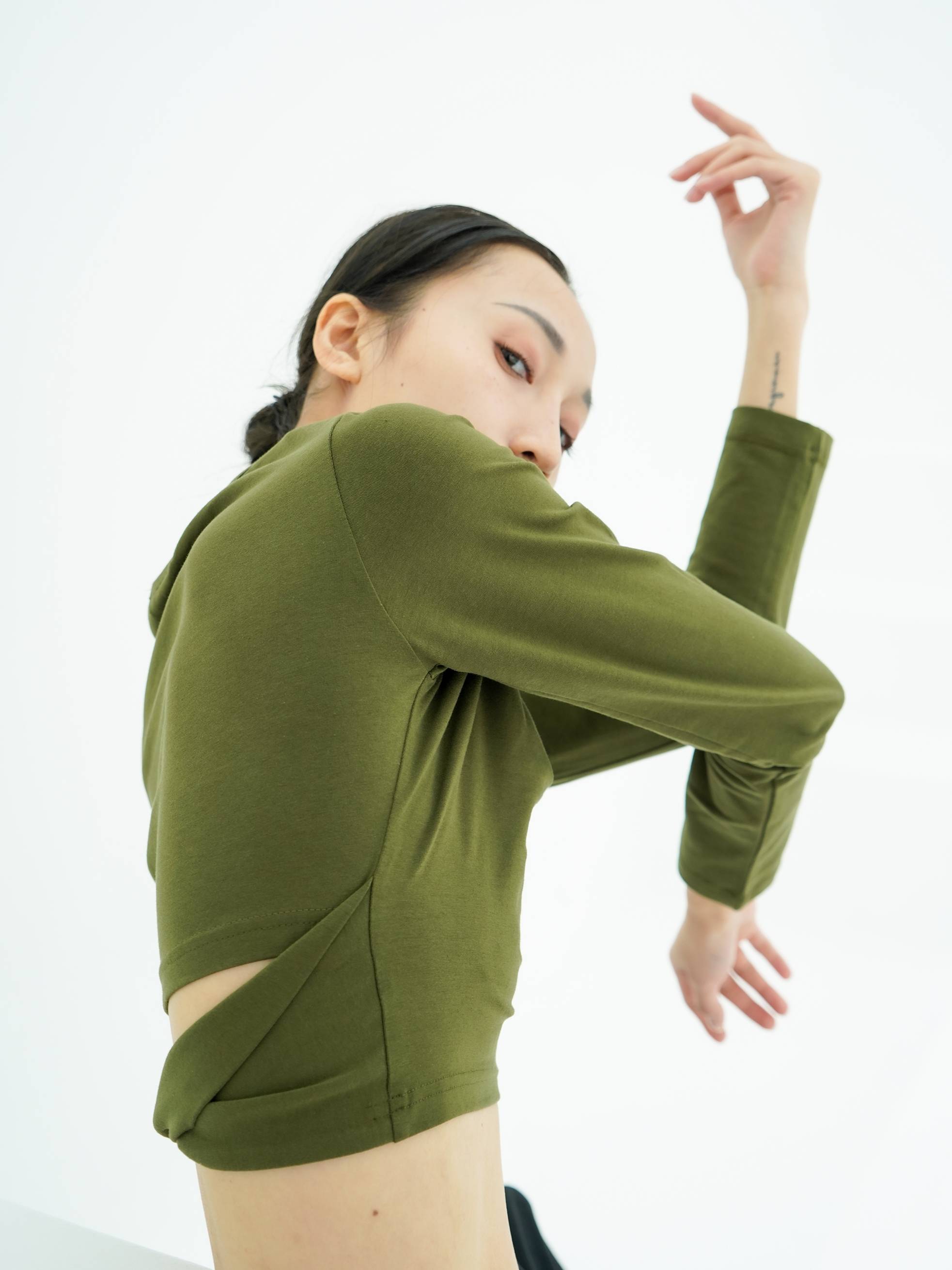 One 1710 Models, the Modern Dance Practice Services Women's Days