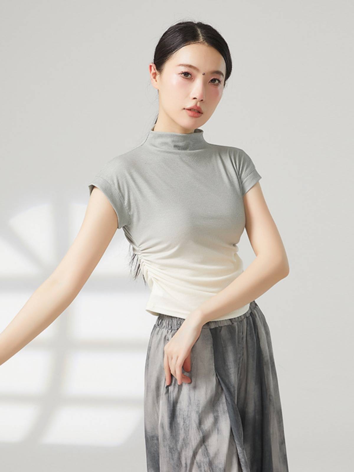 Classical Dance Half -Neck Dance Server Modern Dance Female 2024 Summer Gradient Short Sleeve Top Together Practical Service
