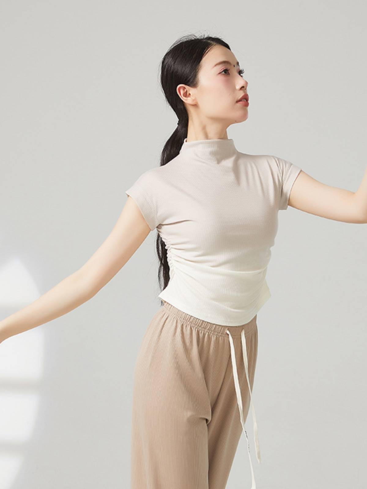 Classical Dance Half -Neck Dance Server Modern Dance Female 2024 Summer Gradient Short Sleeve Top Together Practical Service