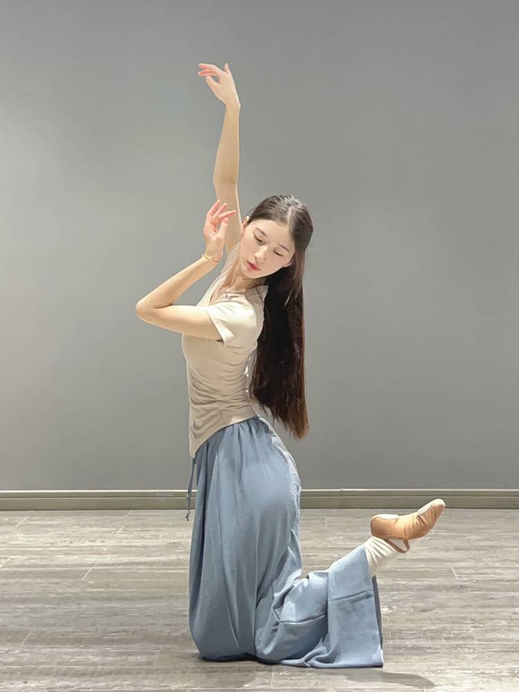 Modern dance top clothes, thin body clothes, dance birthday, often wear adult classical dance exercise exercises
