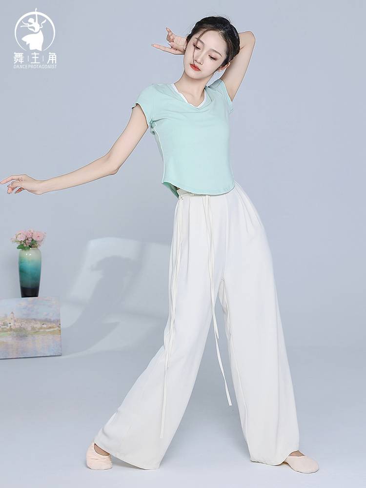 The leading dancer in modern dance and choreographer's choreographer's day-to-day basic tweed and dance teacher's chorus