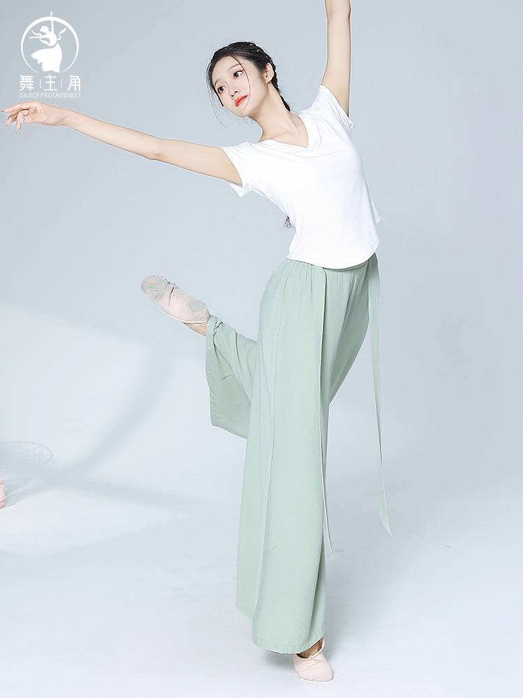 The leading dancer in modern dance and choreographer's choreographer's day-to-day basic tweed and dance teacher's chorus