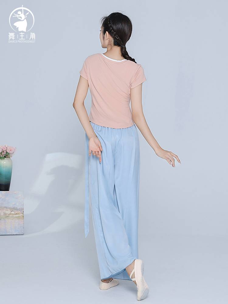 The leading dancer in modern dance and choreographer's choreographer's day-to-day basic tweed and dance teacher's chorus