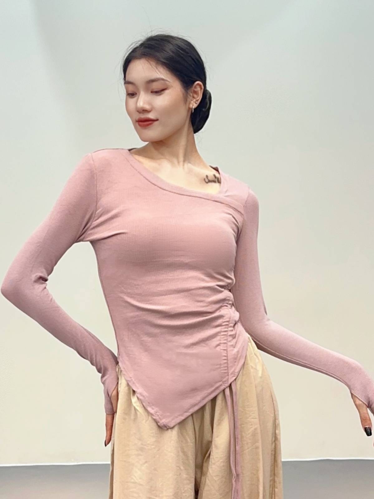 Dance practice service Modern classical dance clothing slim sleeve finger drawing thin design professional clothing teacher top